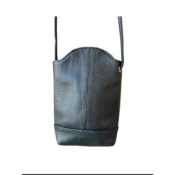 NWT Cal-Wyn Black Cowhide Leather Small Crossbody For Phone 5.5" x 7" - Picture 1 of 3